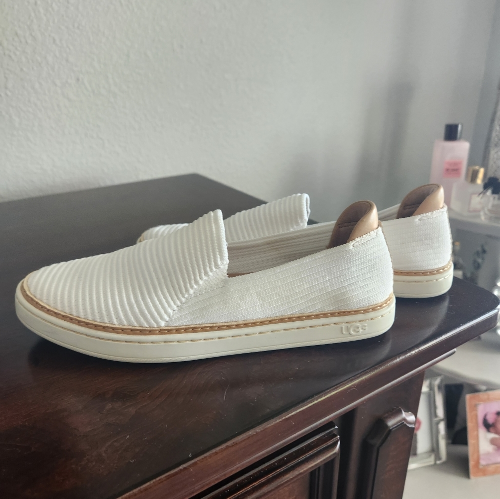 Ugg tennis shoes size 5